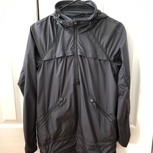 Lululemon miss misty pullover. Size 4. Black